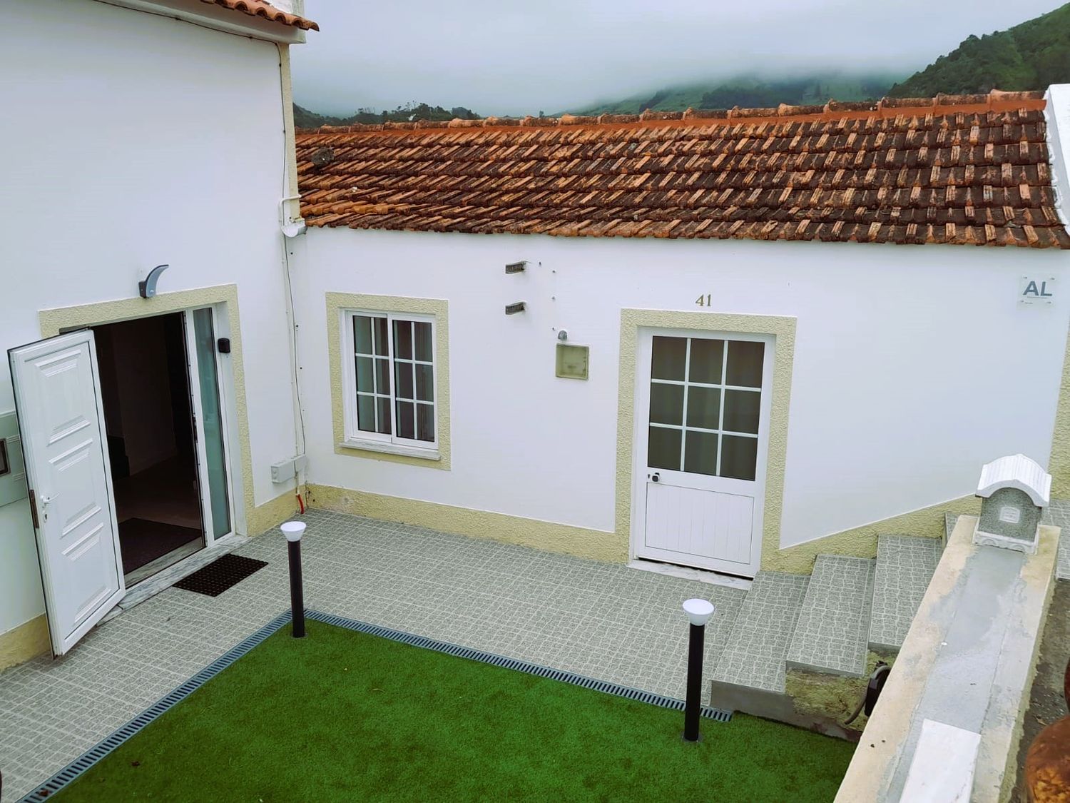 Pátio exterior da moradia